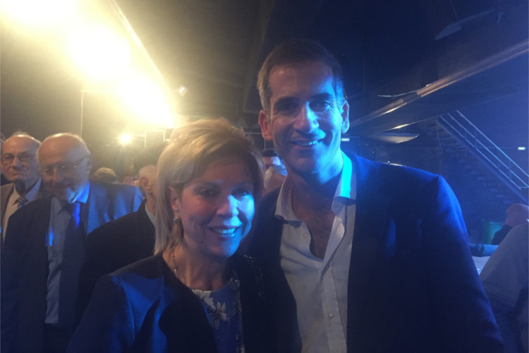 ΑΘΗΝΑ ΨΗΛΑ σηκώνουμε ανάστημα Θωμαΐς Οικονόμου Κώστας Μπακογιάννης