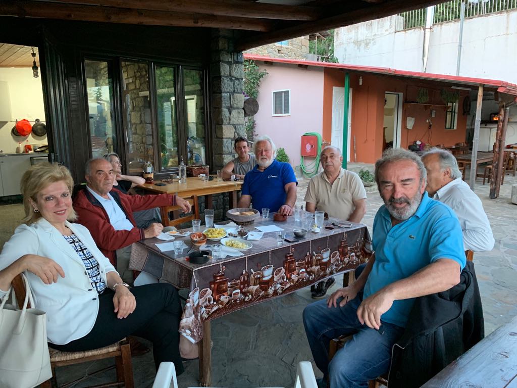 Στους Σταύλους - Θωμαΐς Οικονόμου 2