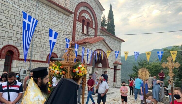 Παραμονή Αγίου Πνεύματος στο χωριό Αγία Τριάδα Ευρυτανίας
