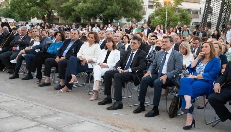 Στην τελετή αποκαλυπτηρίων της προτομής του αείμνηστου Παύλου Μπακογιάννη 1
